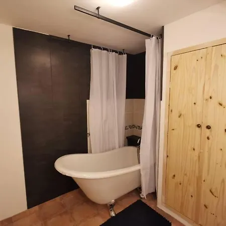 La Casetta T2 Rdc Avec Jardin A